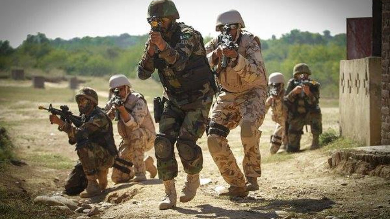 PAKISTAN TO SEND TROOPS TO SAUDI ARABIA ON TRAINING AND ADVICE MISSION 